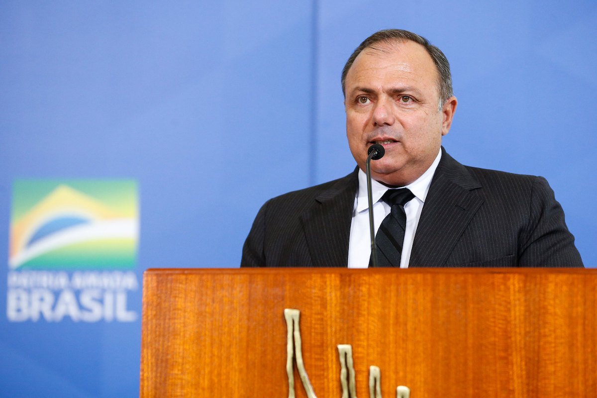 O Ministro da Saúde, Eduardo Pazuello, disse nesta segunda-feira (18) que a vacinação contra a Covid-19 será iniciada a partir das 17h em todo o país.