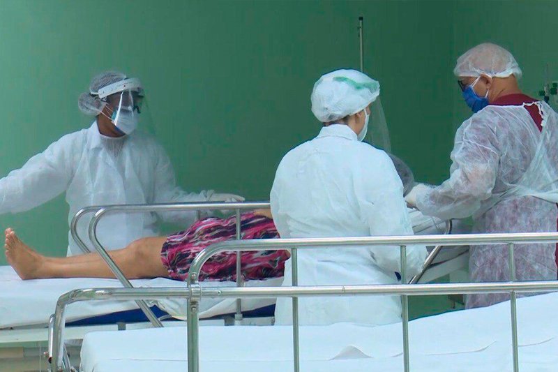 O prefeito David Almeida decretou “situação anormal” em Manaus devido ao aumento de infectados pelo novo coronavírus.