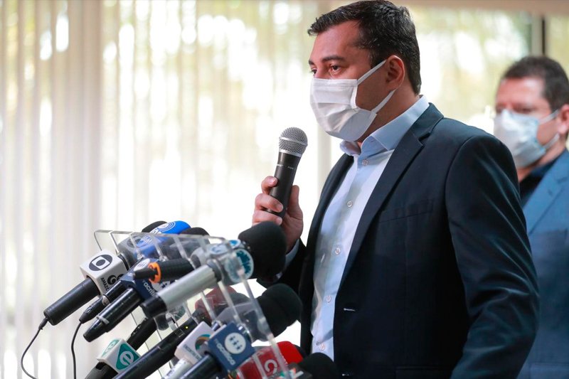 Sobre a reabertura do hospital de campanha, Wilson Lima afirmou que não é viável reativar a estrutura e que está aumentando leitos nas unidades existentes.