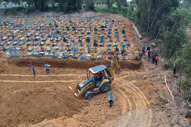 David Almeida disse que Manaus tem mais três meses de reserva de sepulturas no maior cemitério público da cidade e que será construído um novo cemitério.