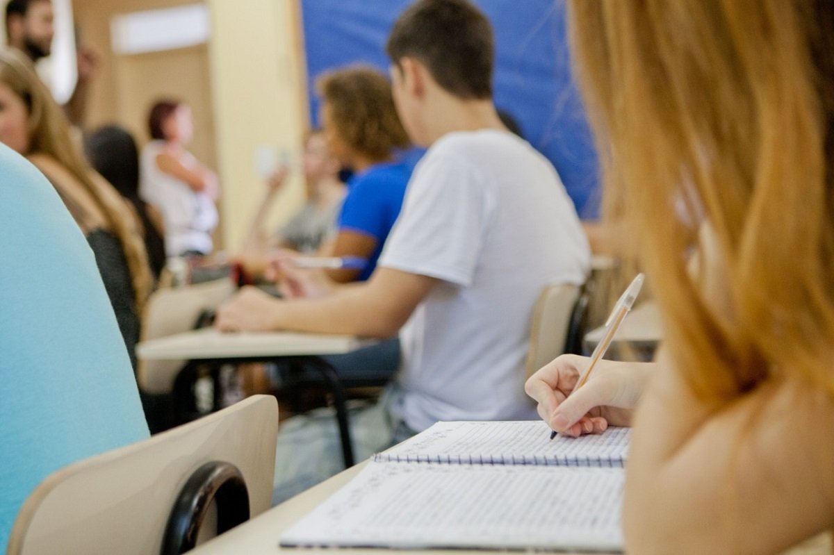 As escolas particulares do Amazonas devem manter a redução de 20% no valor das mensalidades em 2021, enquanto não retornar as aulas presenciais.