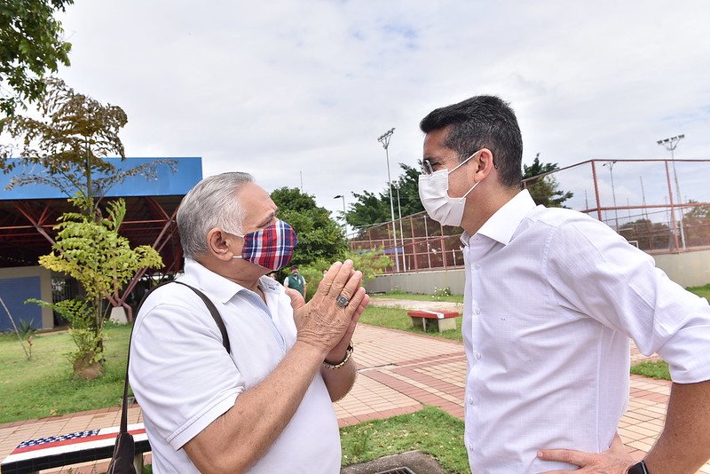 O prefeito de Manaus, David Almeida, acompanhou o início da vacinação contra a Covid-19 da nova fase dos idosos desta semana, entre 69 e 65 anos.