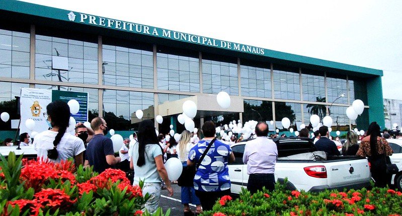 Um ano após o Amazonas registrar a primeira morte oficial em decorrência do novo coronavírus, a Prefeitura de Manaus realizou ma homenagem às vítimas.