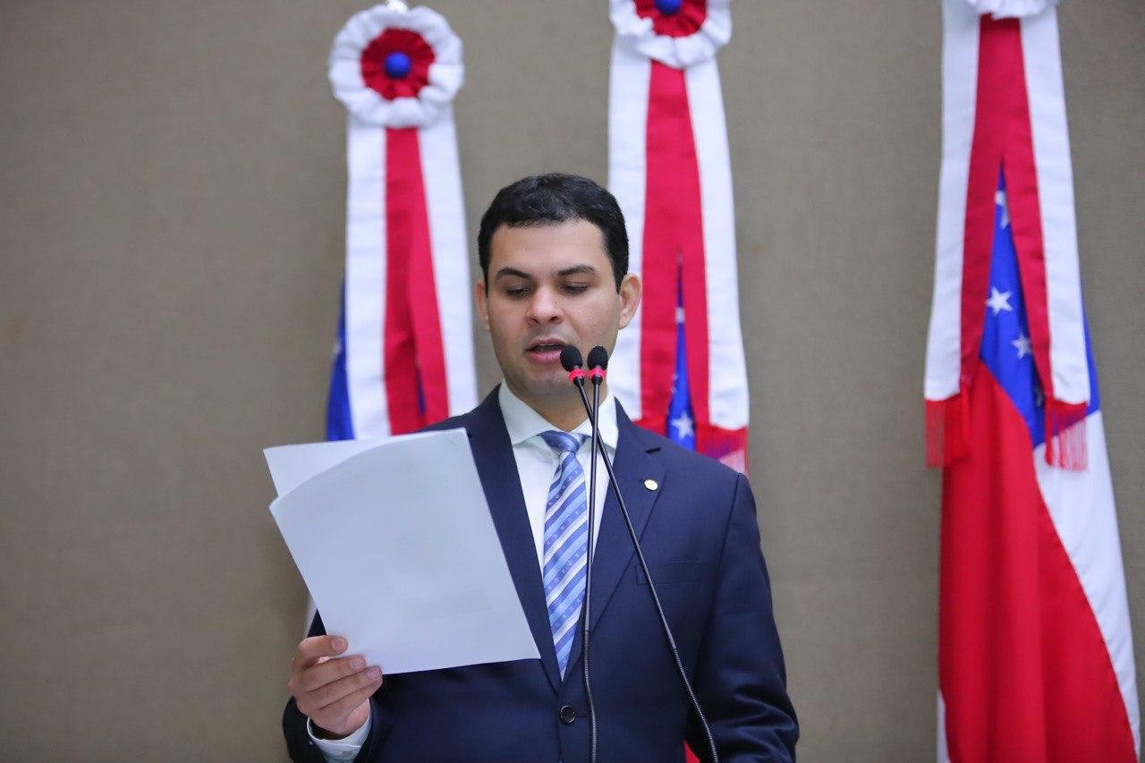O deputado Saullo Vianna pediu ao Governo do Estado, que viabilize estudo com finalidade de reduzir a cobrança do ICMS dos combustíveis.
