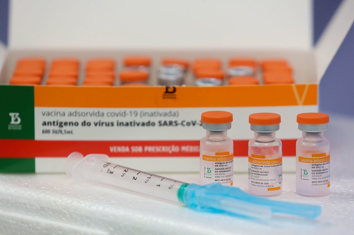 A FVS-AM divulga o consolidado diário de vacinação contra Covid-19 e aponta que 401.404 doses foram aplicadas em todo o estado até esta terça-feira (09/03).