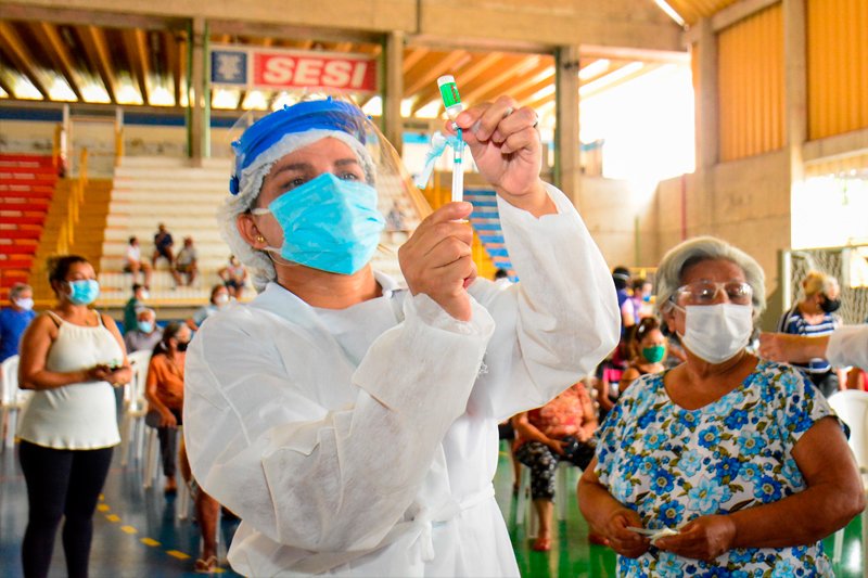 Desembargador suspende decisão que manda Governo do Amazonas usar, em dez dias, R$ 150 milhões do FTI para a compra de vacinas contra a Covid-19.