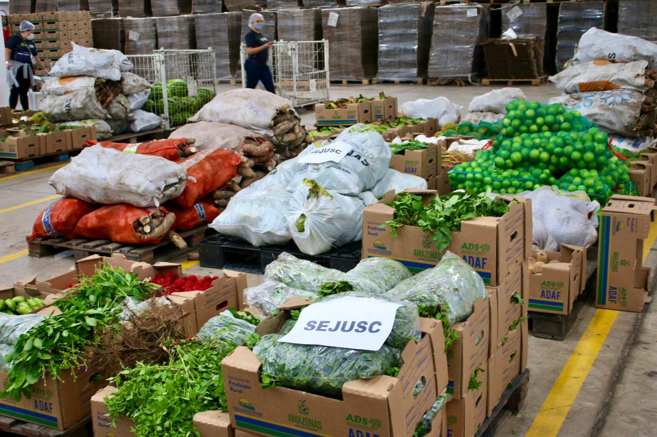 A Sejusc recebeu uma nova remessa de alimentos das Feiras de Produtos Regionais. Os produtos foram entregues na Central de Abastecimento em Iranduba.