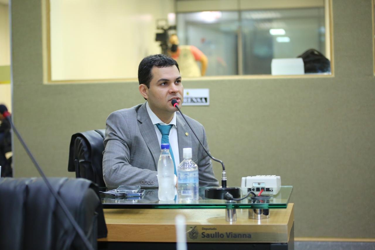 O Congresso aprovou a Proposta de Emenda à Constituição popularmente conhecida como PEC Emergencial, que prevê o retorno do pagamento de auxílio.
