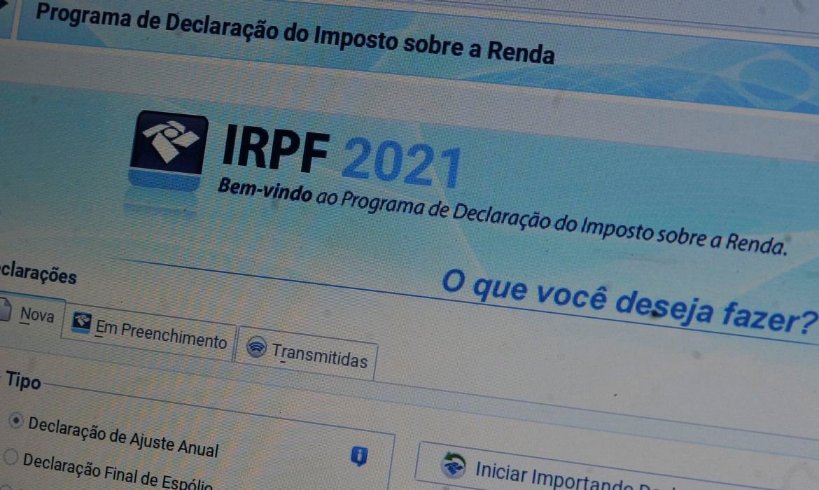 Câmara aprova projeto que prorroga declaração do IR para julho