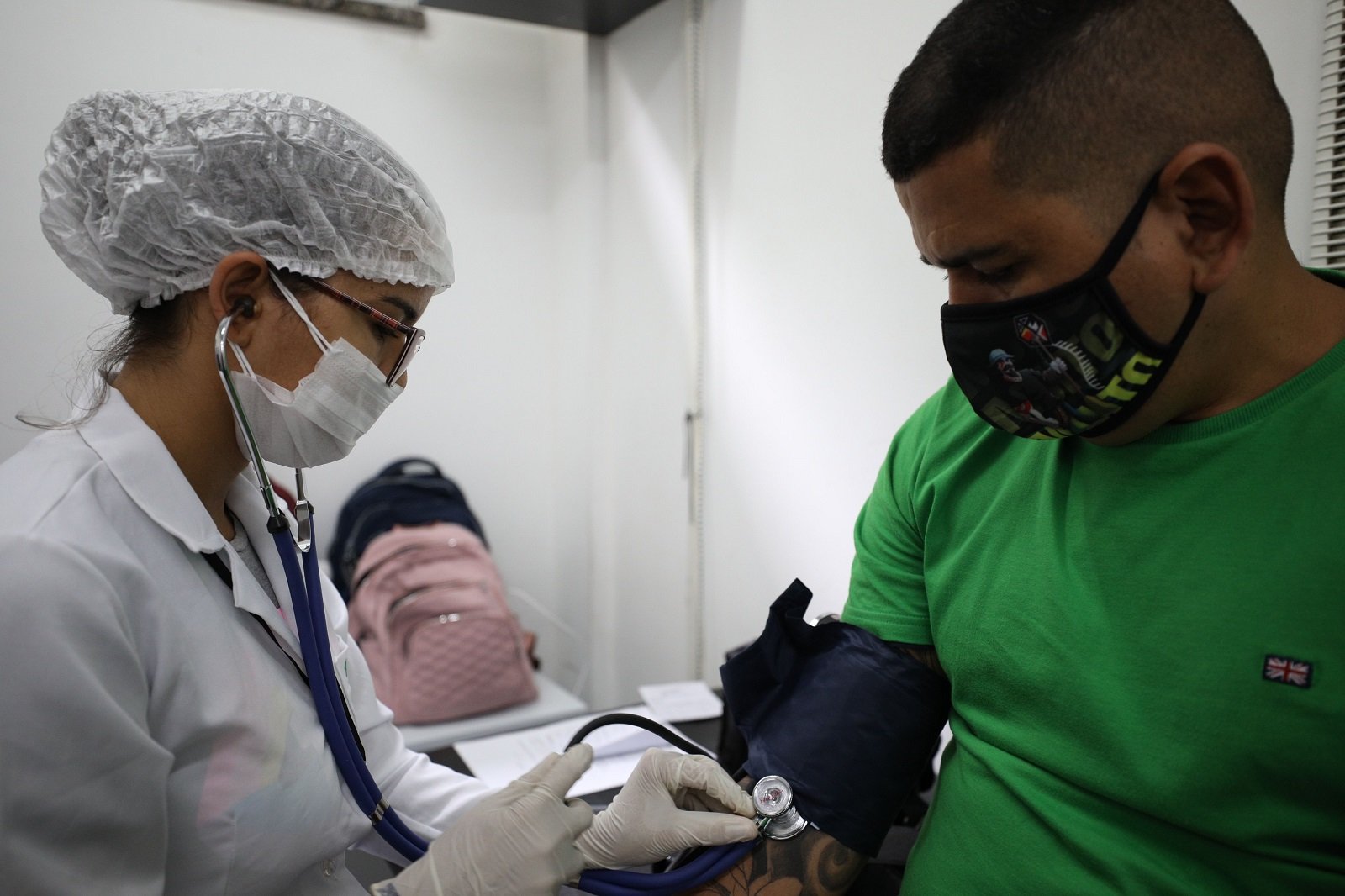 Com o objetivo de tratar as sequelas deixadas pela Covid-19 em pacientes já recuperados da doença, o Governo do Amazonas lança o programa “RespirAR”.