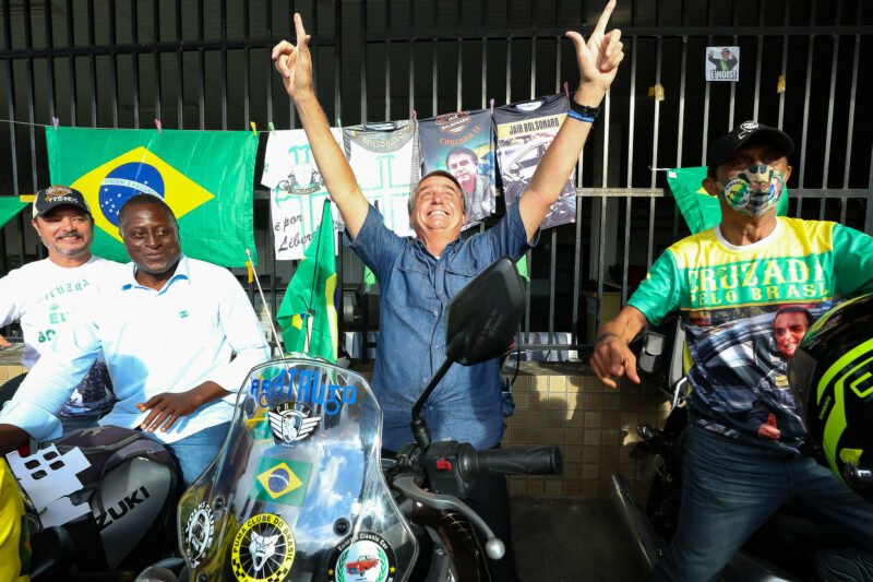 Segundo o Ministério da Saúde informou, o presidente Jair Bolsonaro (sem partido) teria dito que pretende se vacinar contra a covid-19 neste sábado (3).