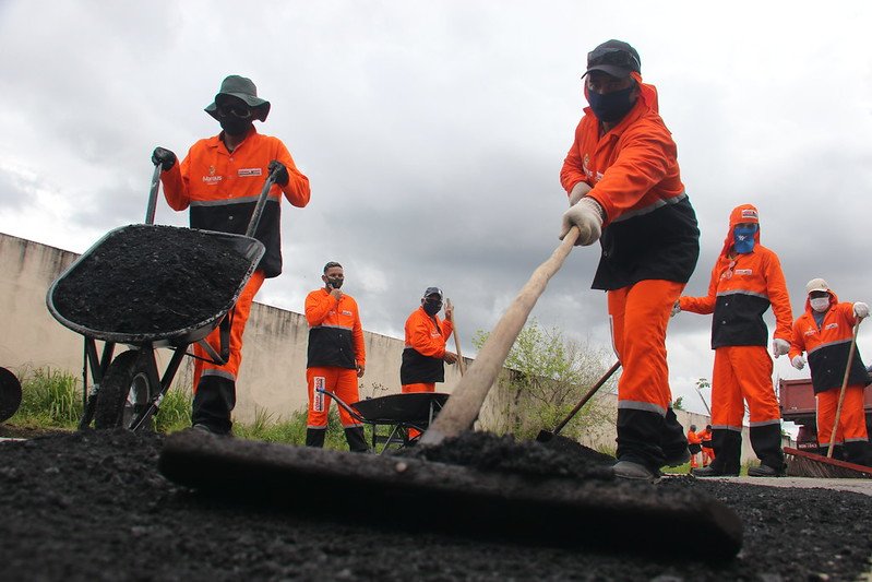 David Almeida quer incluir professores, dos motoristas e cobradores de ônibus, motoboys, atendentes de farmácias, e garis em próximo grupo prioritário.