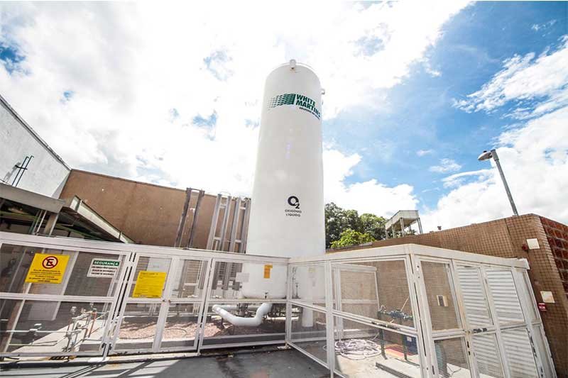 A empresa White Martins informou à Secretaria de Saúde do Amazonas que tem capacidade para produzir 36 mil metros cúbicos de oxigênio por dia.