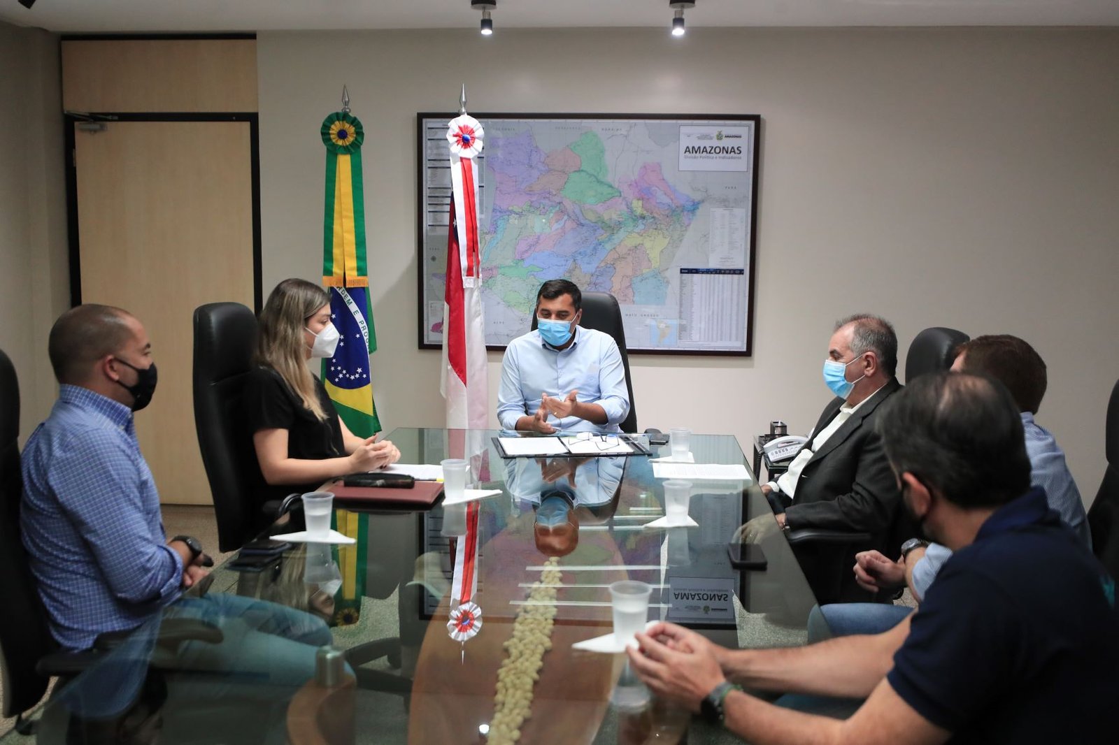 O governador Wilson Lima se reuniu com membros da Associação Brasileira de Shopping Centers (Abrasce) na sede do Governo do Amazonas.