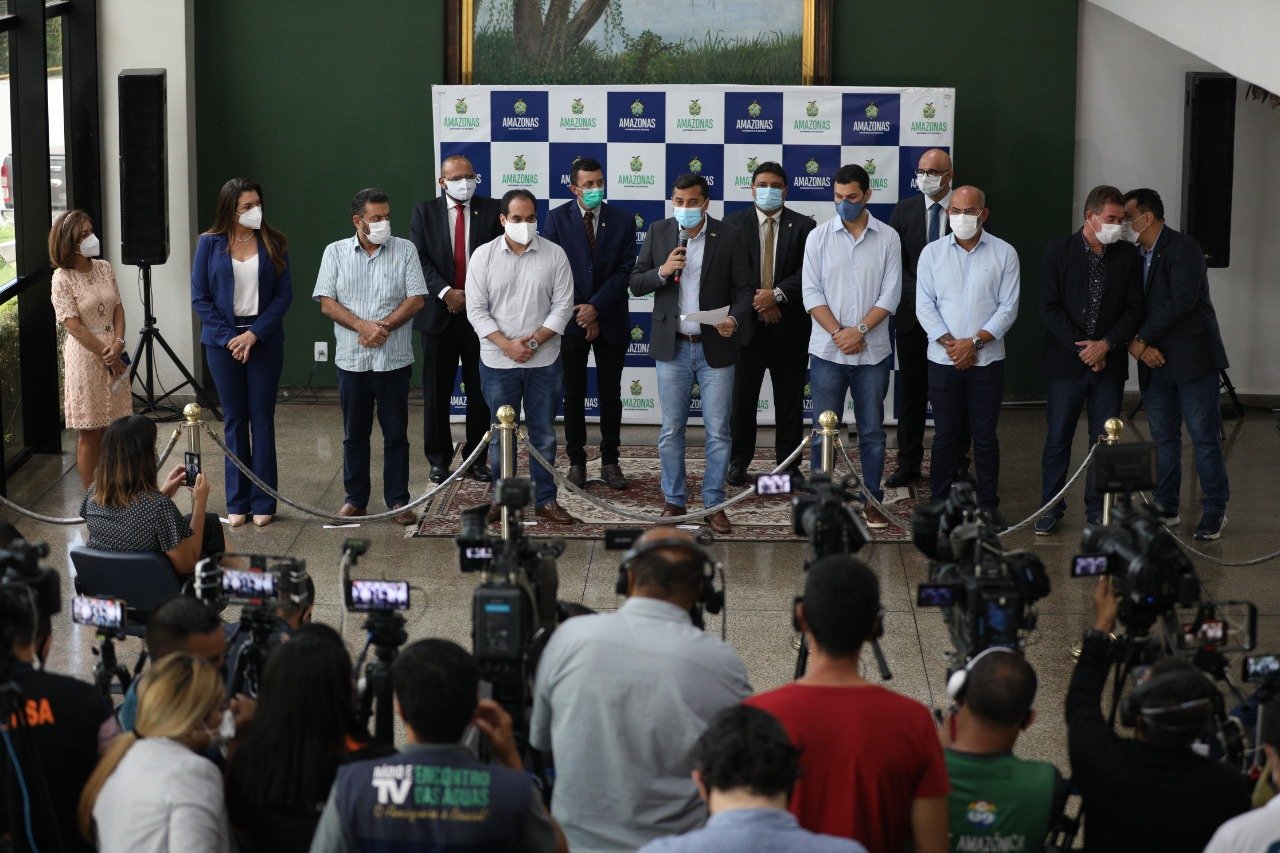 O governador do Amazonas, Wilson Lima, anunciou, nesta segunda-feira (12/04), medidas que vão injetar R$ 300 milhões na economia do estado.