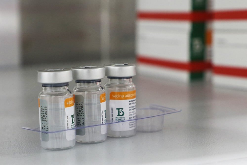 O Amazonas já aplicou 1.036.869 de doses de vacina contra a covid-19 até ontem (15). Foram 655.624 de primeira dose e 381.245 de segunda dose.