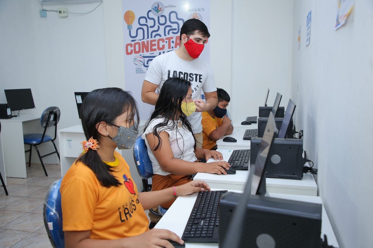 O Governo do AM entrega para o Instituto Restaurar aproximadamente R$ 140 mil em materiais permanentes e de consumo do Fundo de Promoção Social (FPS).