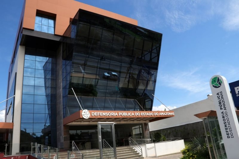 Projeto quer tonar lei a reserva de 30% das vagas em concursos para pessoas que se declararem negros, indígenas e quilombolas.