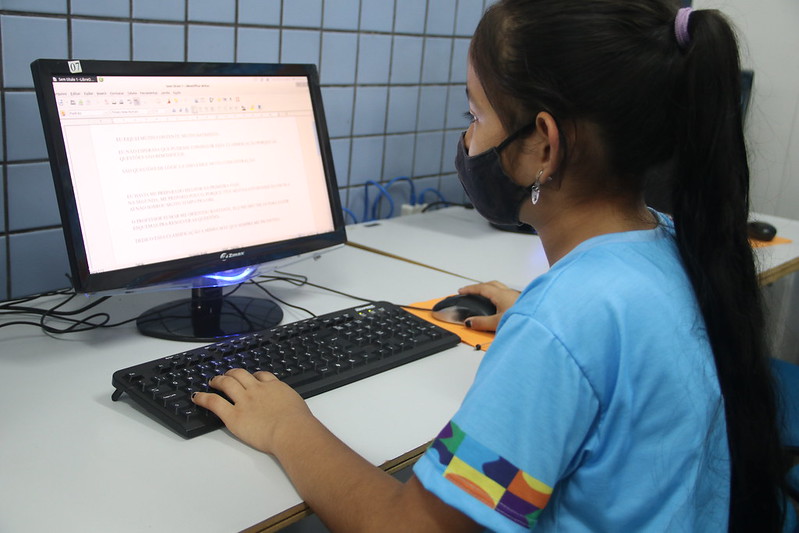 A aluna da Prefeitura de Manaus Emily Padron, 10, do 5º ano, foi classificada para a fase nacional da Olimpíada Brasileira de Informática.