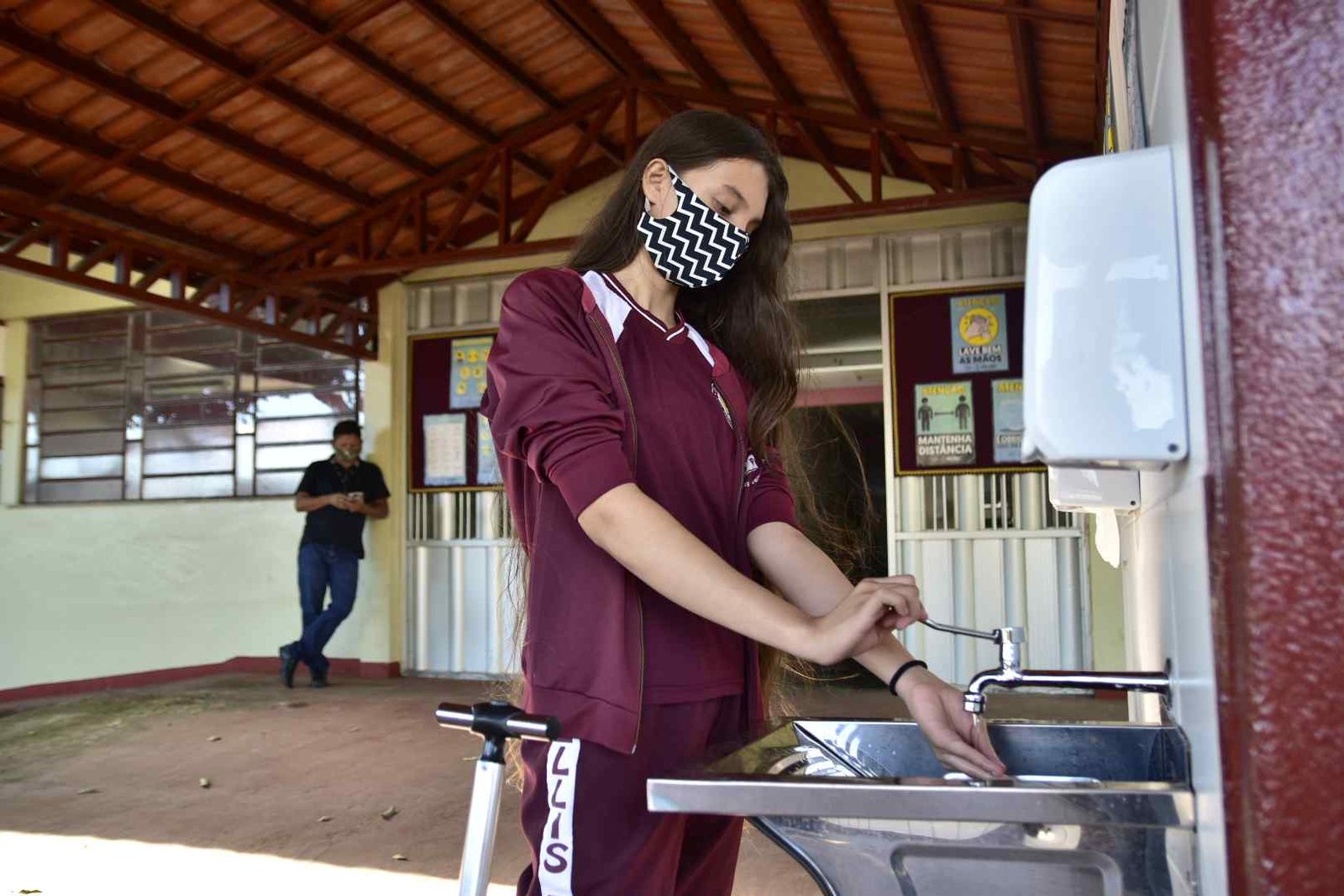 SEDUC (1) As escolas estaduais de 61 municípios do Amazonas retornam às atividades 100% presenciais na quarta-feira (08/09).
