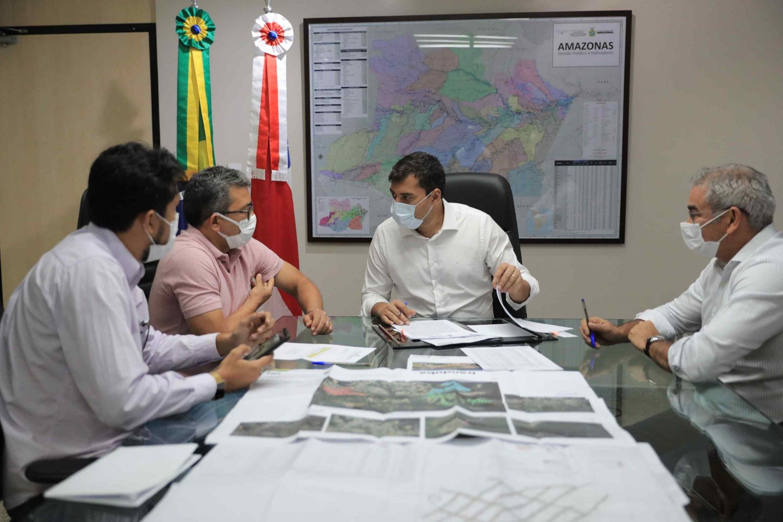 Wilson Lima, e o prefeito de Iranduba, Augusto Ferraz, assinaram, um contrato da ordem de R$ 15 milhões para Iranduba.