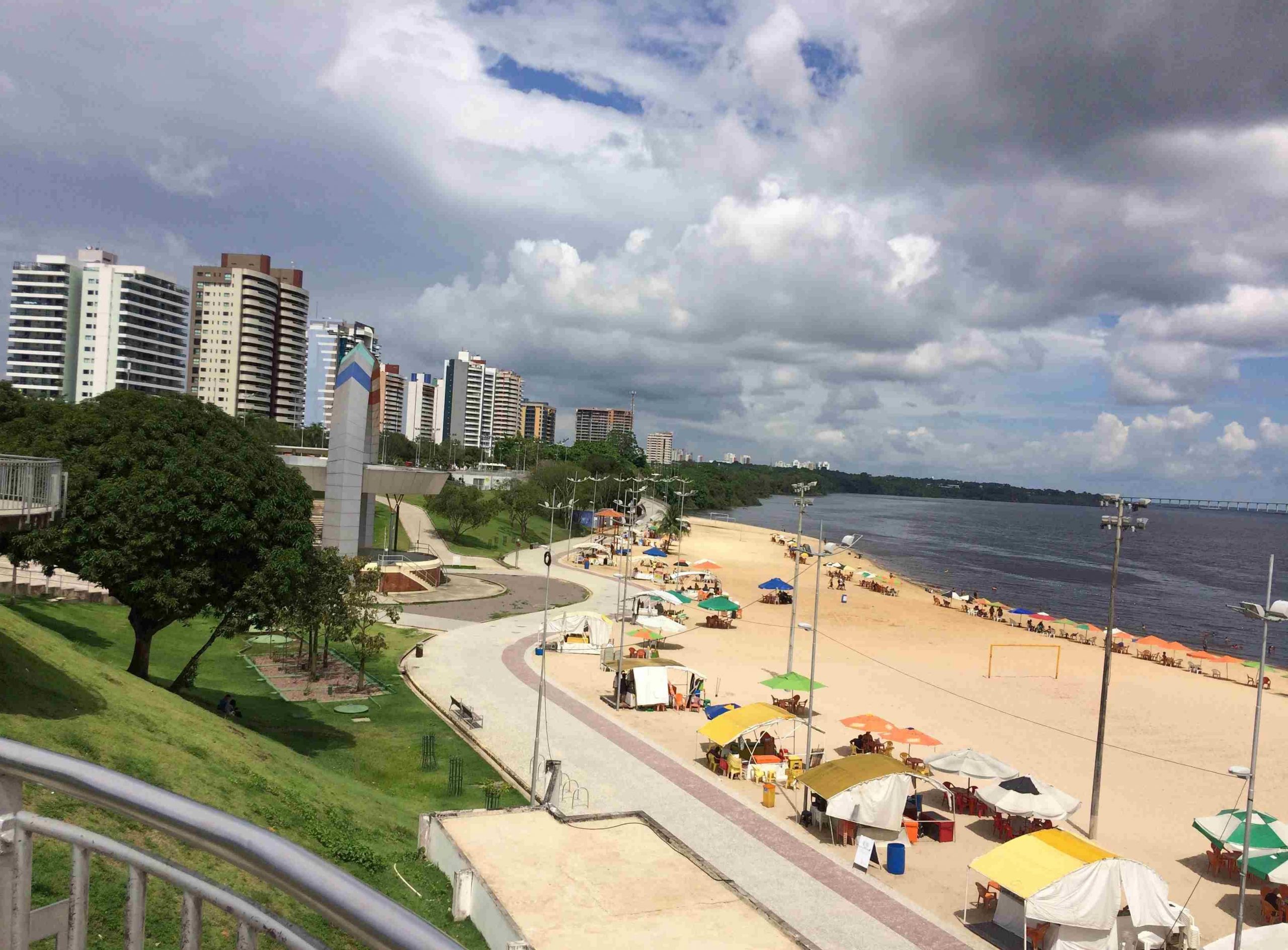 A Ponta Negra funciona de segunda-feira a sábado, das 6h às 17h, sendo interditada aos domingos, feriados e pontos facultativos.