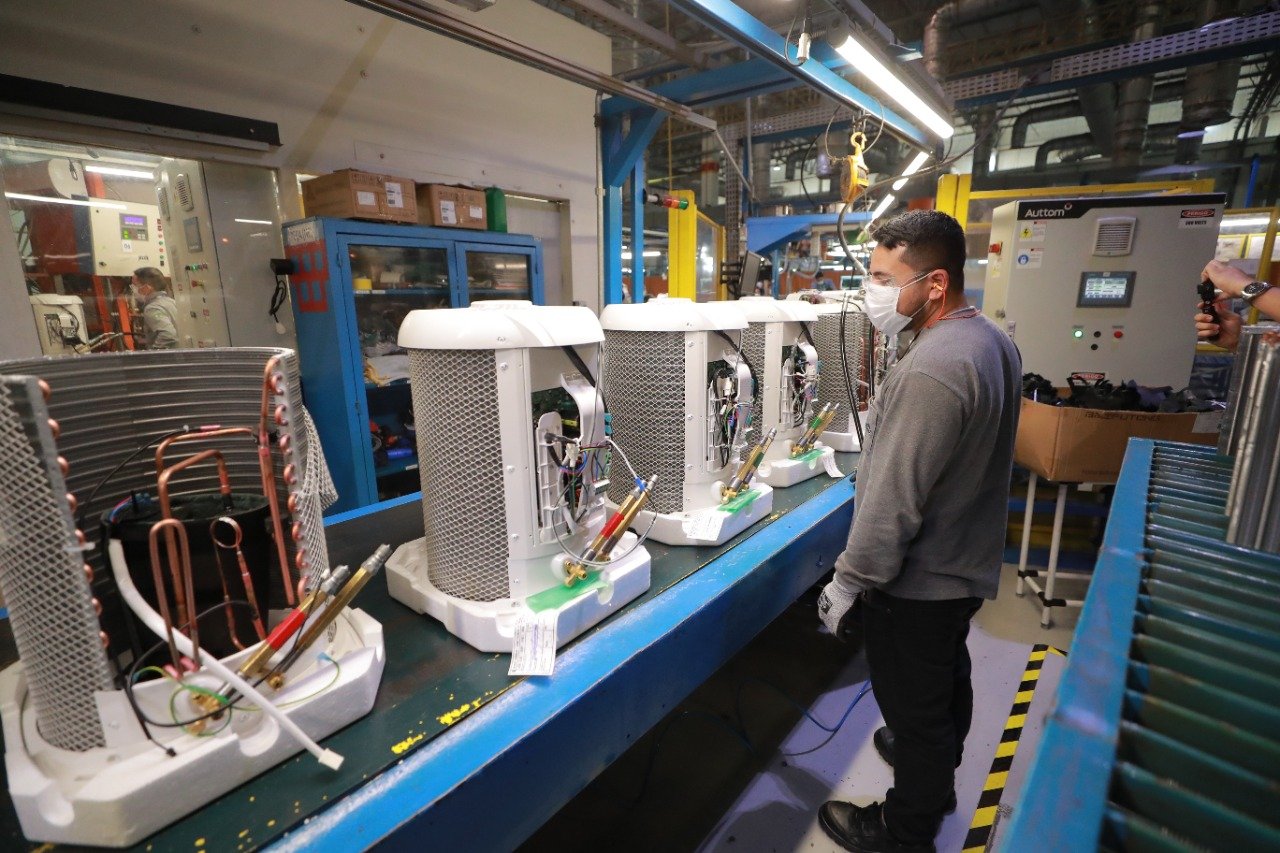 O Amazonas registrou alta de 14% na produção industrial no mês de dezembro, no comparativo a novembro de 2021.