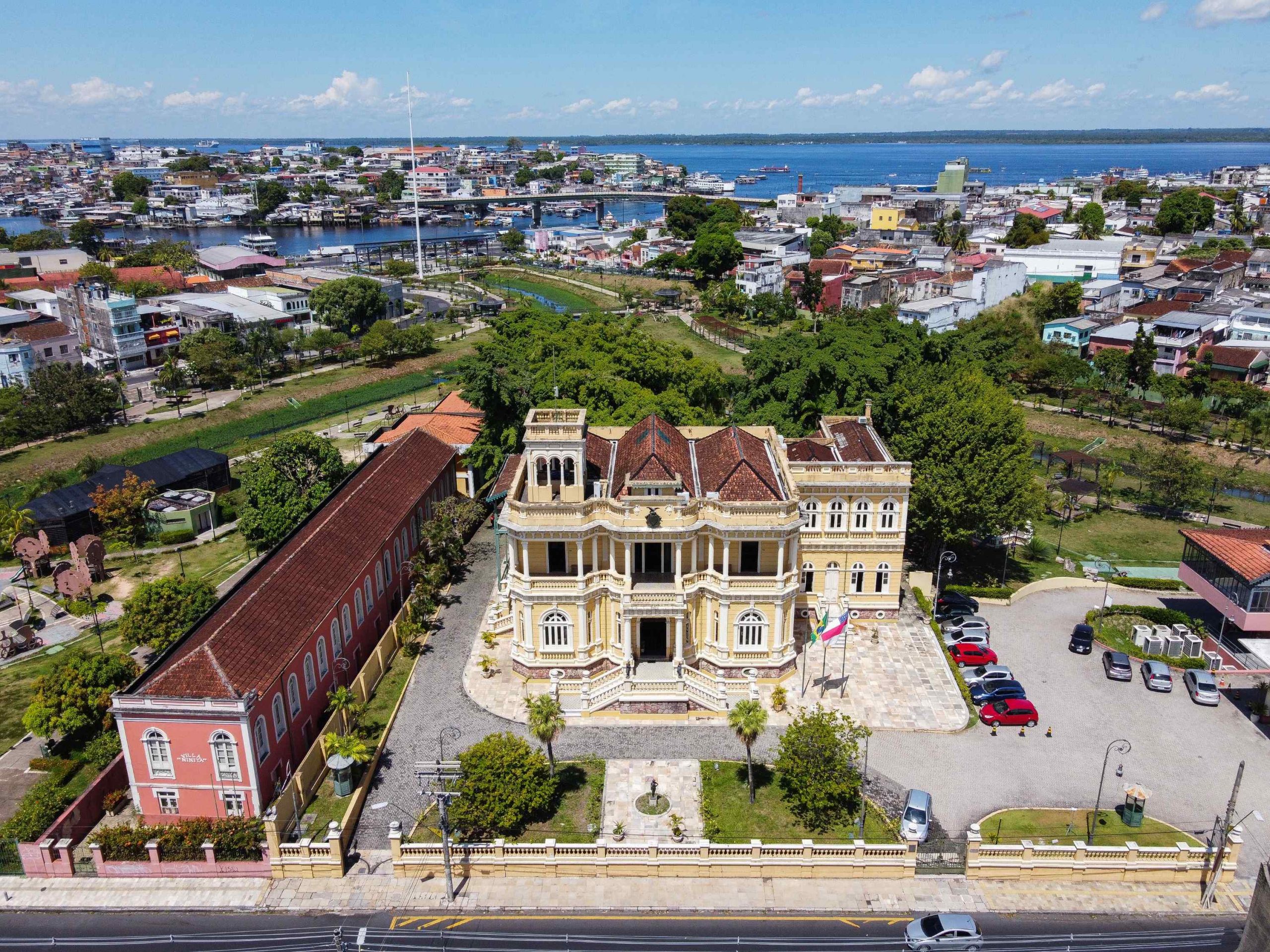 A partir de quinta-feira o Teatro Amazonas e os espaços culturais administrados pelo Governo do AM terão o horário para visitação ampliado.