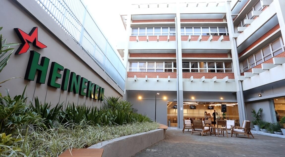 Nesta sexta (4), a empresa multinacional de bebidas Heineken anunciou sua saída.