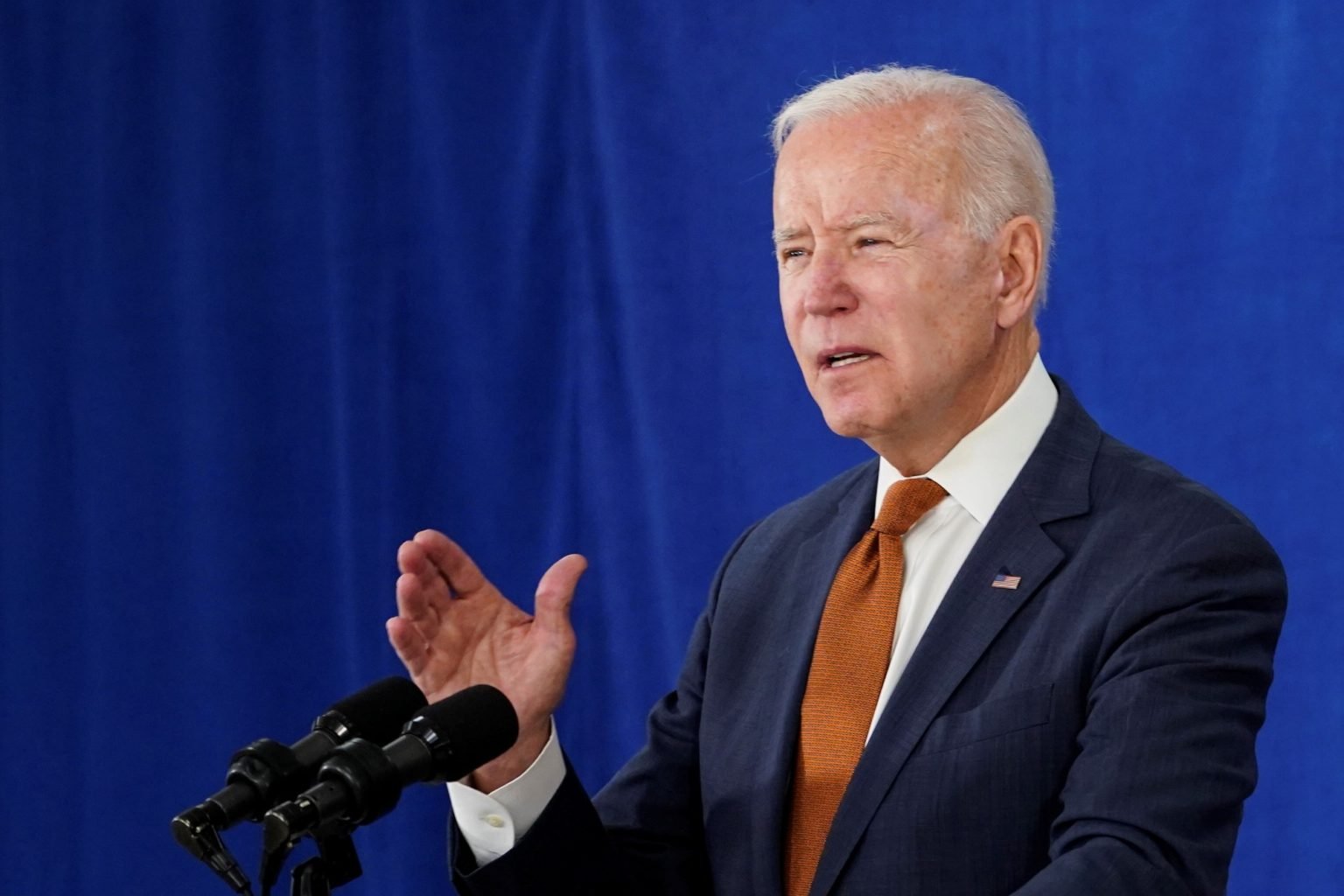 O presidente dos Estados Unidos, Joe Biden, anunciou hoje (8) uma proibição às importações de petróleo e outras fontes de energia da Rússia.