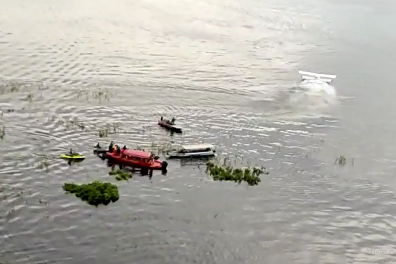 Corpo de Bombeiros, Marinha e da Polícia Militar ampliaram a área de buscas em Manaus para encontrar o paraquedista Luiz Henrique Cardelli.