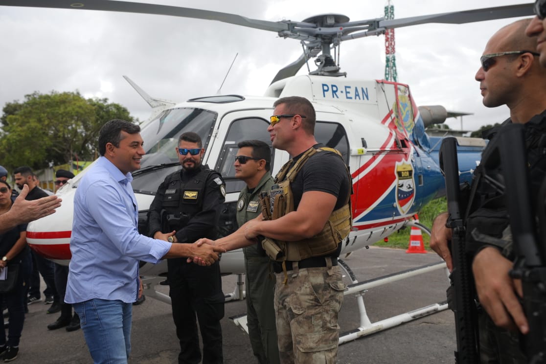 O governador Wilson Lima entregou mais de 3 mil novas armas às Polícias Civil e Militar  novos veículos e equipamentos.