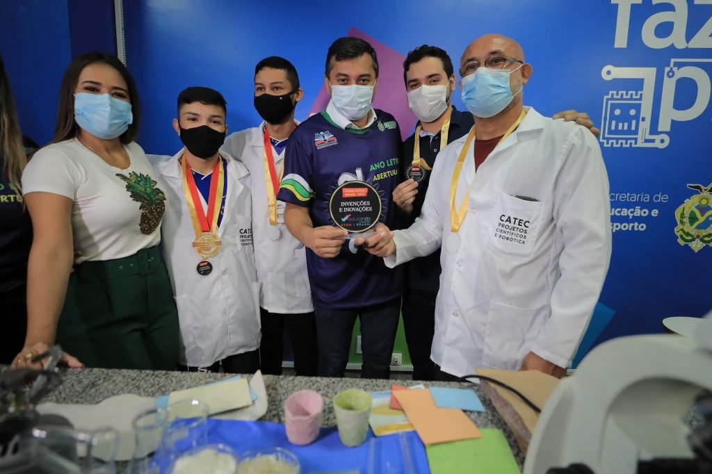 Um projeto de sistema robótico contra a Covid-19, desenvolvido por estudantes da  Escola Estadual conquistou o 4º lugar na Febrace.