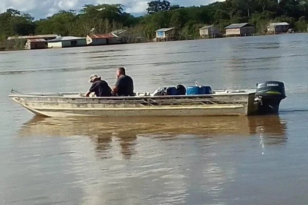 Os corpos estariam sendo enviados à perícia da Polícia Federal