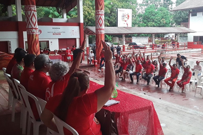 A juíza Juliana Mousinho suspendeu a homologação dos novos diretores da Associação Folclórica Boi Bumbá Garantido.