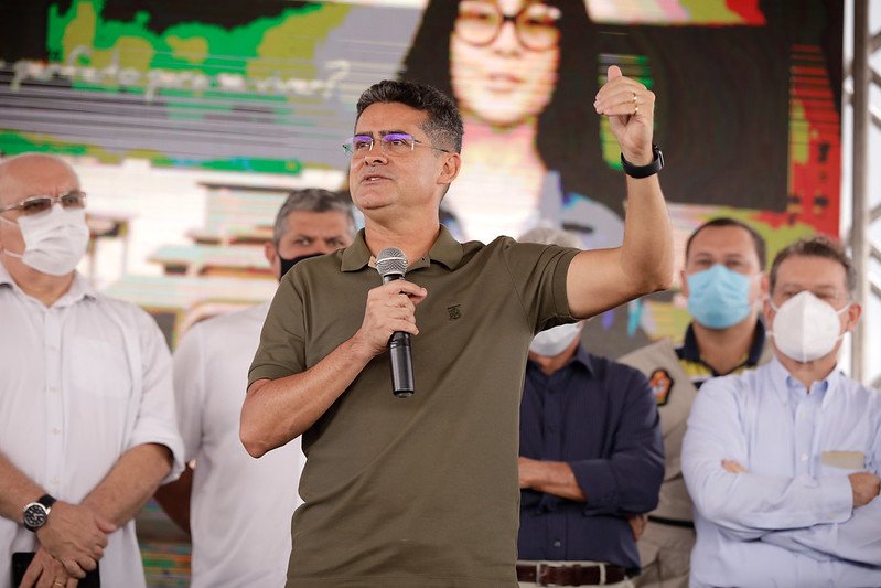 O prefeito de Manaus, David Almeida reajusta em 107% o subsídio mensal da categoria, que passa a ganhar R$ 4.003,44 a partir deste mês.