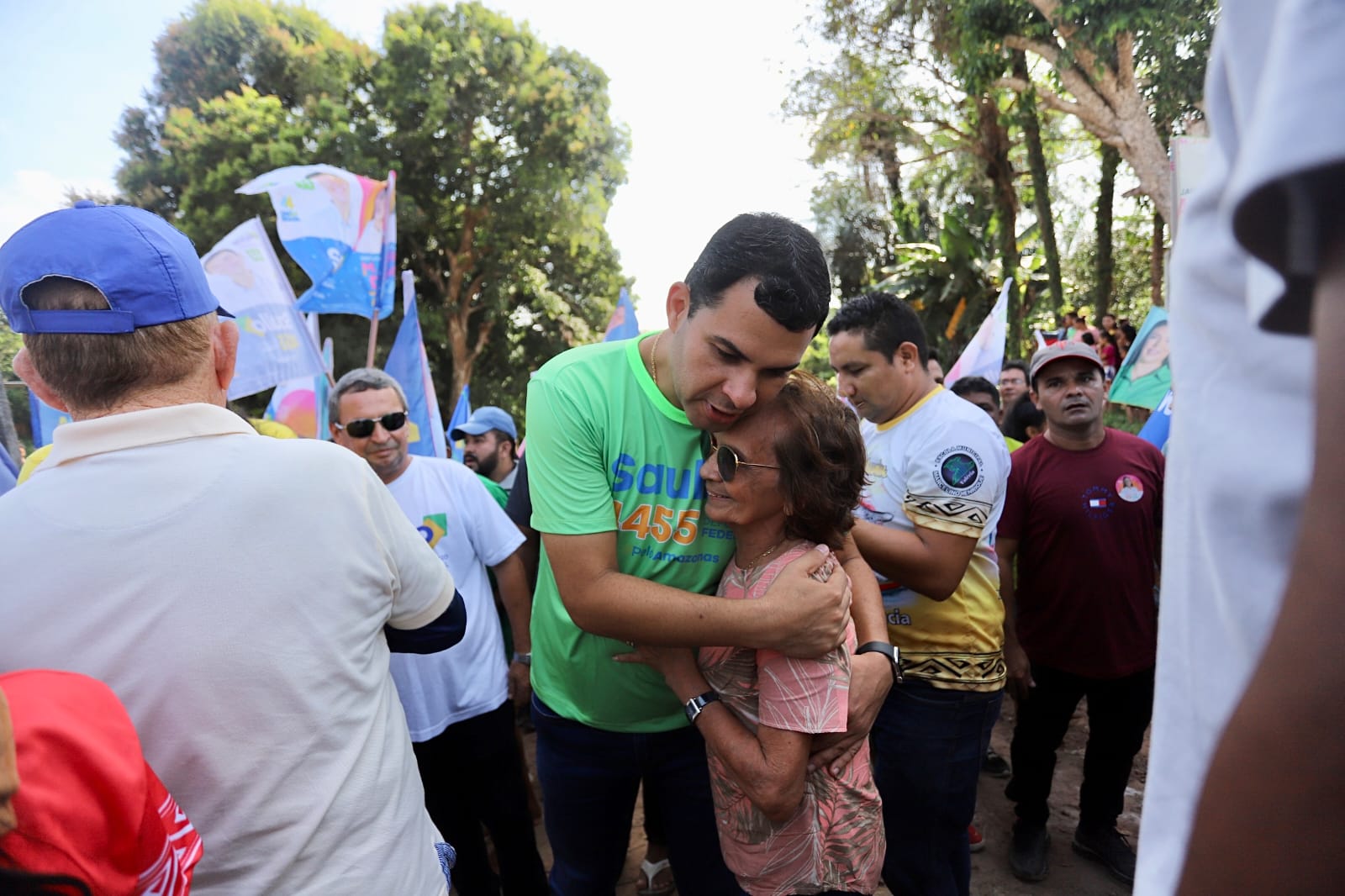 Neste sábado e domingo, o deputado Saullo Vianna (UB) levou suas propostas de campanha de deputado federal aos moradores das zonas rurais