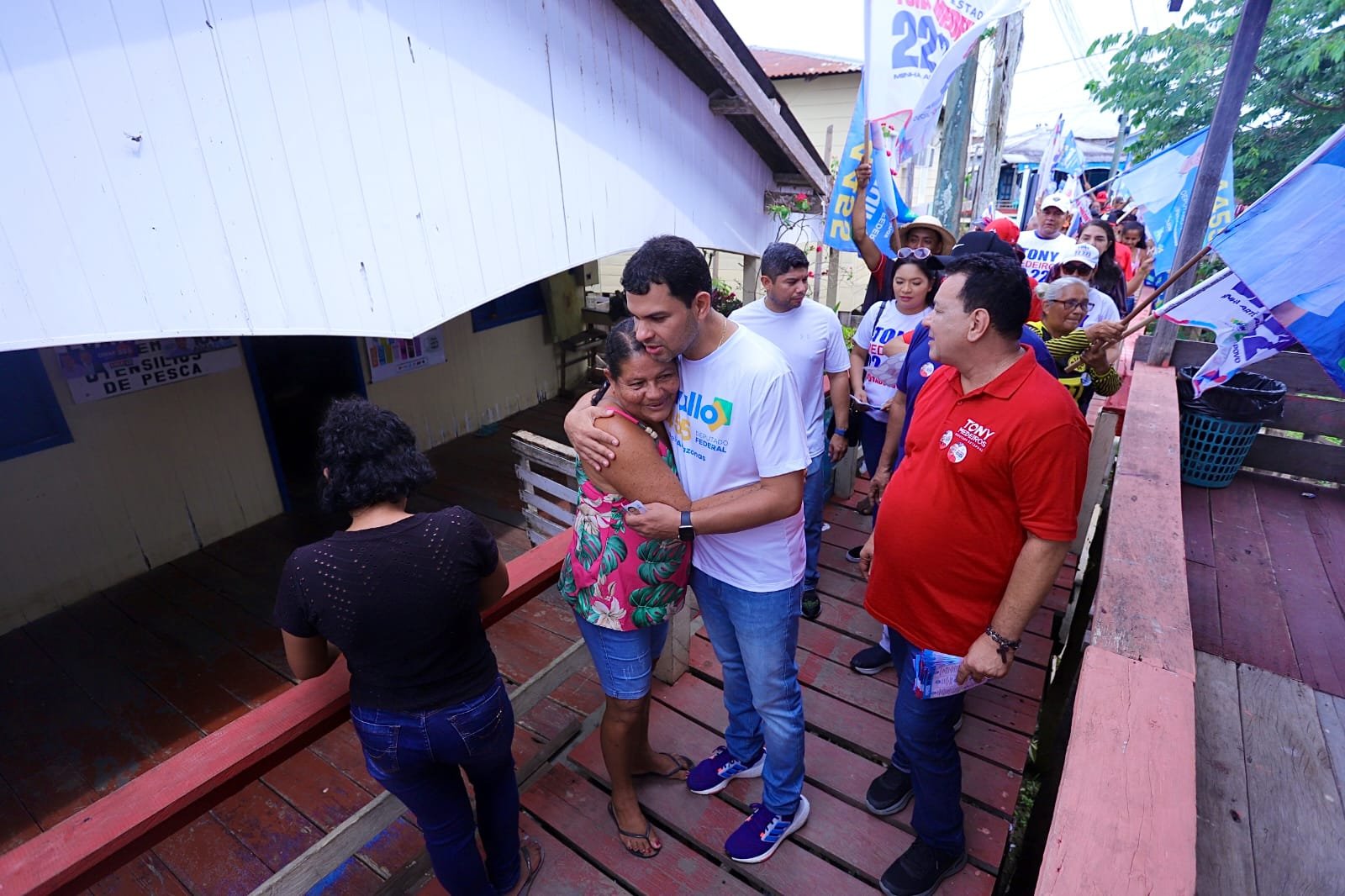 O deputado Saullo Vianna (UB) cumpriu agenda de campanha, na manhã desta sexta-feira (16), no Careiro da Várzea.
