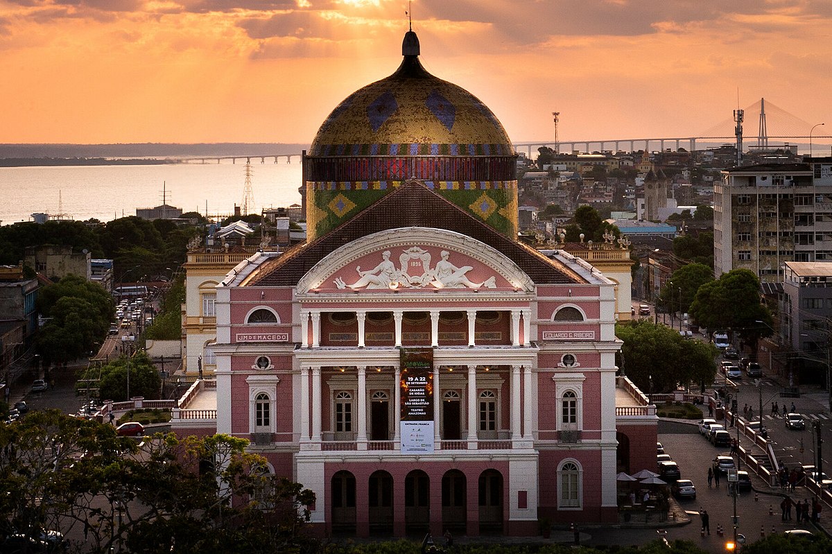 Espetáculos gratuitos de diferentes gêneros artísticos integram a agenda desta semana no Teatro Amazonas.