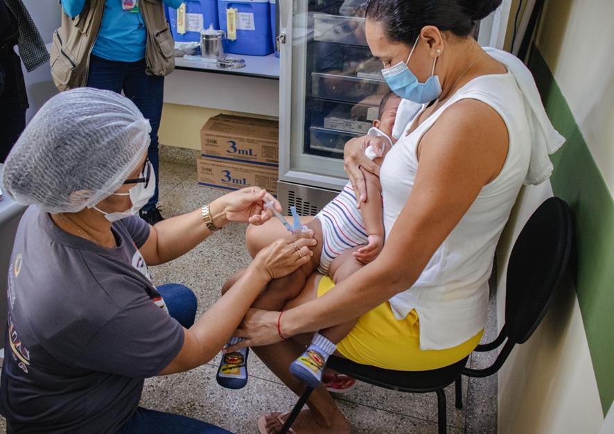 A Prefeitura de Manaus alerta a população que a vacinação infantil é uma das principais formas de prevenção contra a febre amarela.