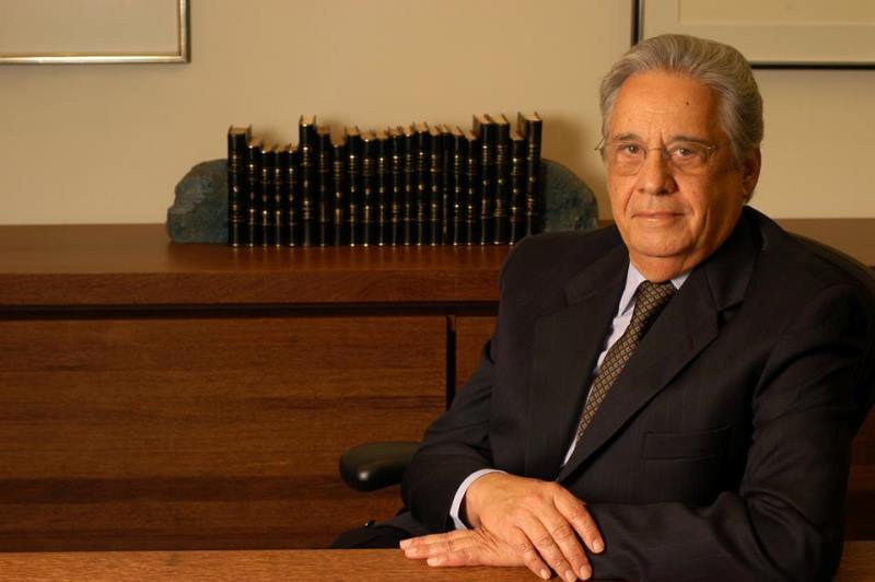 O ex-presidente Fernando Henrique Cardoso (PSDB) declarou apoio ao ex-presidente Luiz Inácio Lula da Silva (PT) no segundo turno.