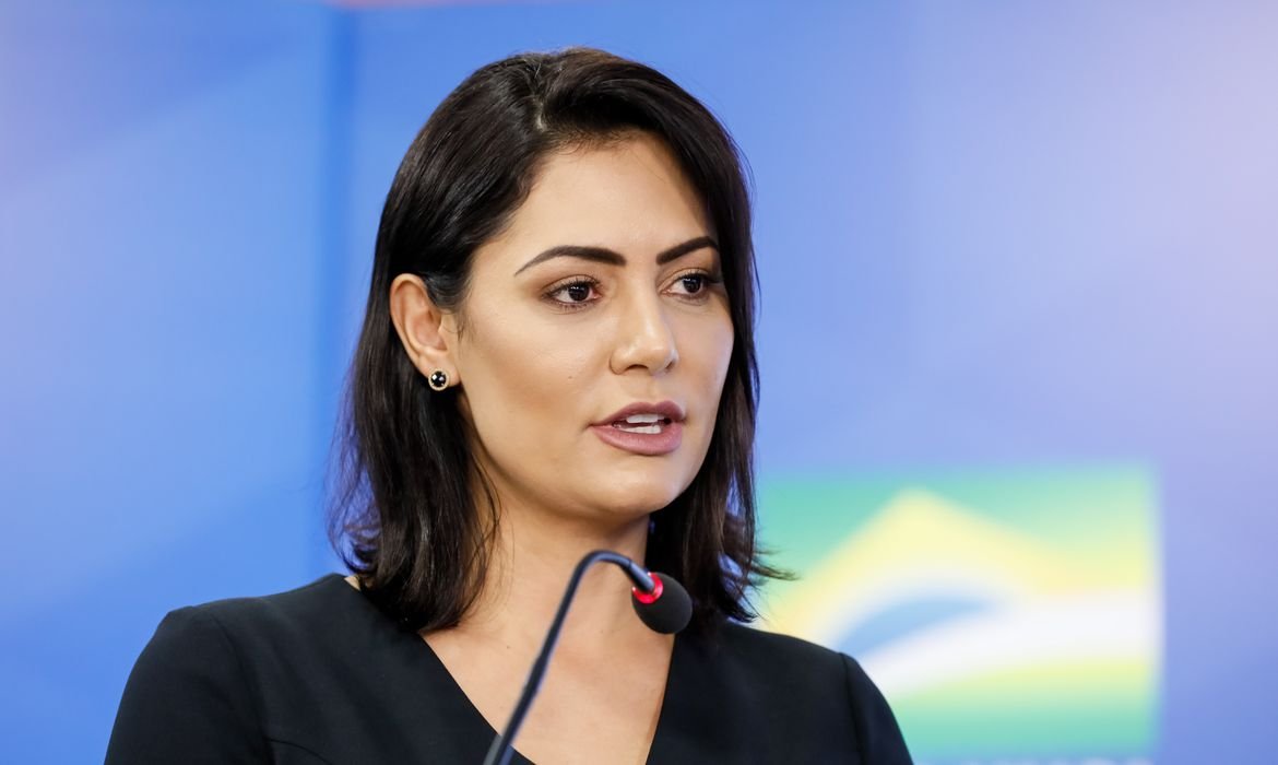 A primeira-dama Michelle Bolsonaro realiza ato político, amanhã (11), em Manaus.