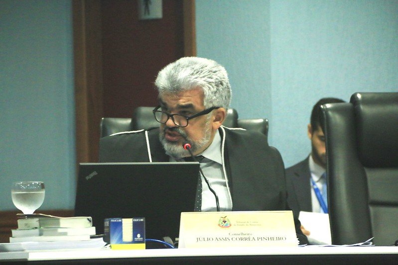 Conselheiro do Tribunal de Contas do Estado do Amazonas (TCE-AM), Júlio Pinheiro.