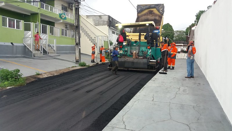 A Prefeitura de Manaus, por meio da Secretaria Municipal de Infraestrutura (Seminf), prossegue com os trabalhos do programa “Asfalta Manaus”.