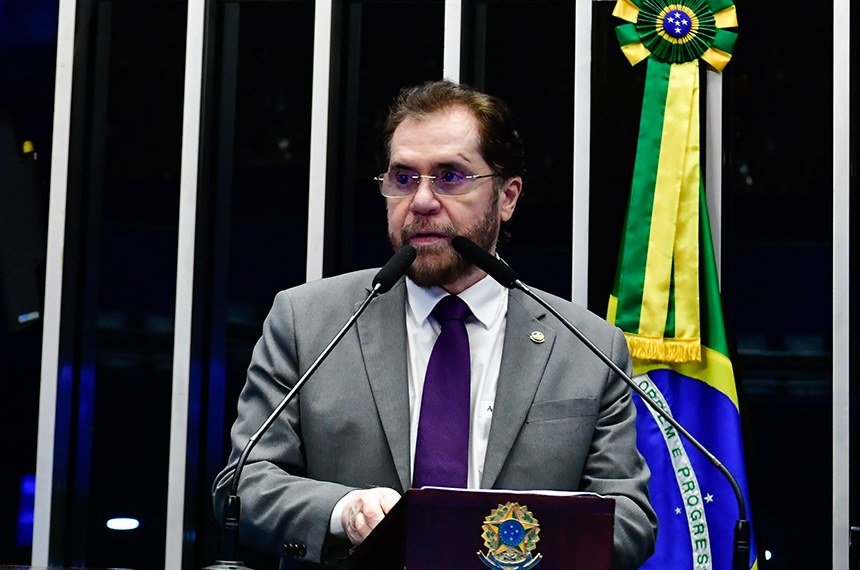 imagem_materia Plínio Valério anunciou que já reuniu assinaturas suficientes para apresentar novo pedido de criação de CPI para investigar ONGs na Amazônia.