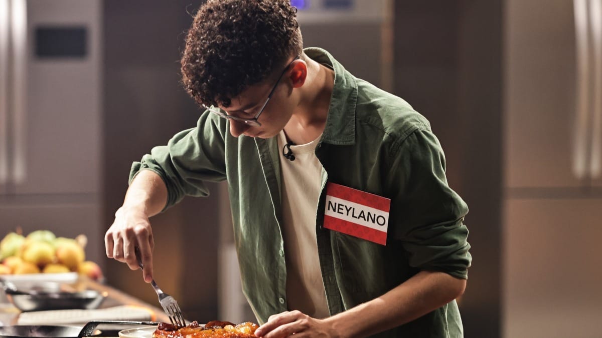 O estudante Neylano Segundo, de 19 anos, é o primeiro amazonense a participar do MasterChef Brasil - maior reality de gastronomia do país.