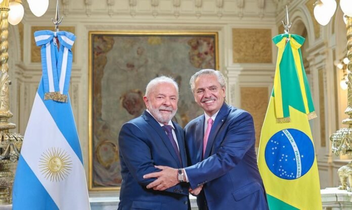 A proposta para unificar a moeda entre os países surgiu juntamente com o presidente argentino, Alberto Fernández.
