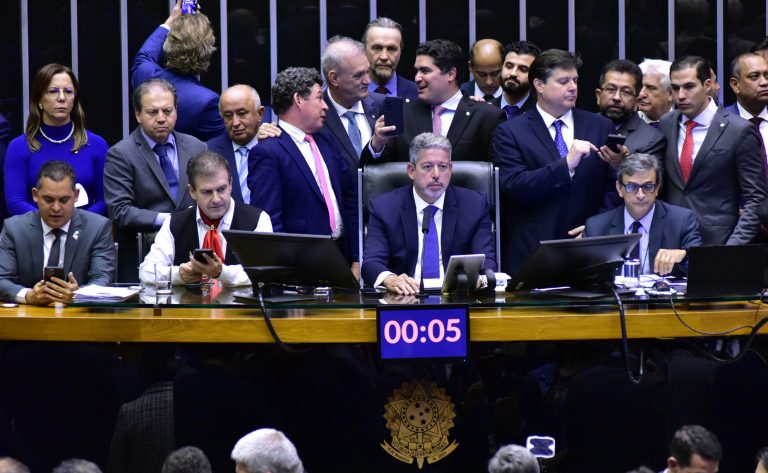 Dos oito deputados federais do Amazonas, apenas o capitão Alberto Neto, do PL, votou contra a proposta da Reforma Tributária.