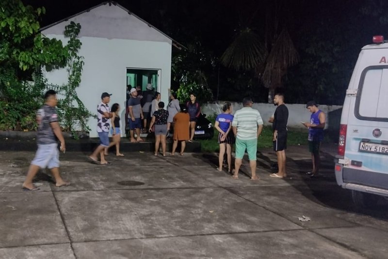 Três crianças perderam a vida quando a canoa em que estavam afundou no rio Sanabani, em Silves, após uma forte tempestade.