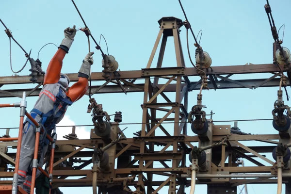 A concessionária Amazonas Energia é responsável pelo ressarcimento de aparelhos danificados pelo apagão.